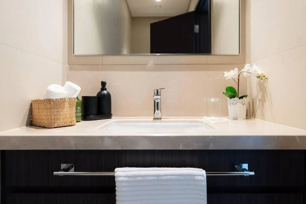 Elite Escape Holiday Home - 1 Bhk Getaway With Dubai Mall Access - 1502